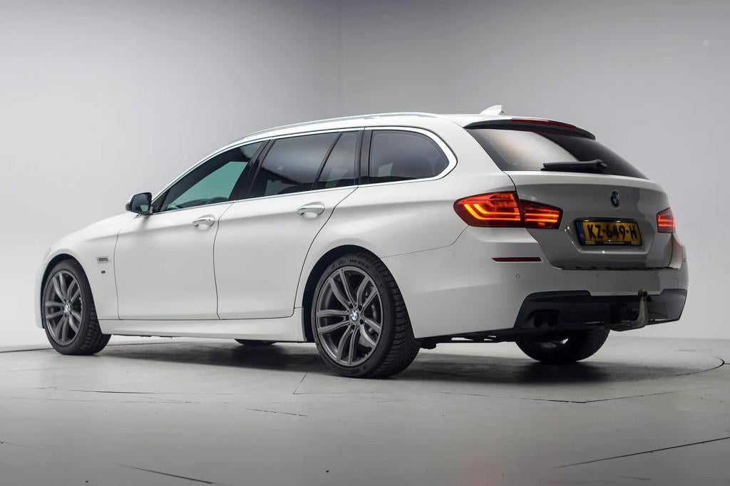 BMW 5 Serie TOURING 520i M-Sport High Executive Aut. [ Panor, Automaat, 15 km/l, Gebruikt, 4 cilinders