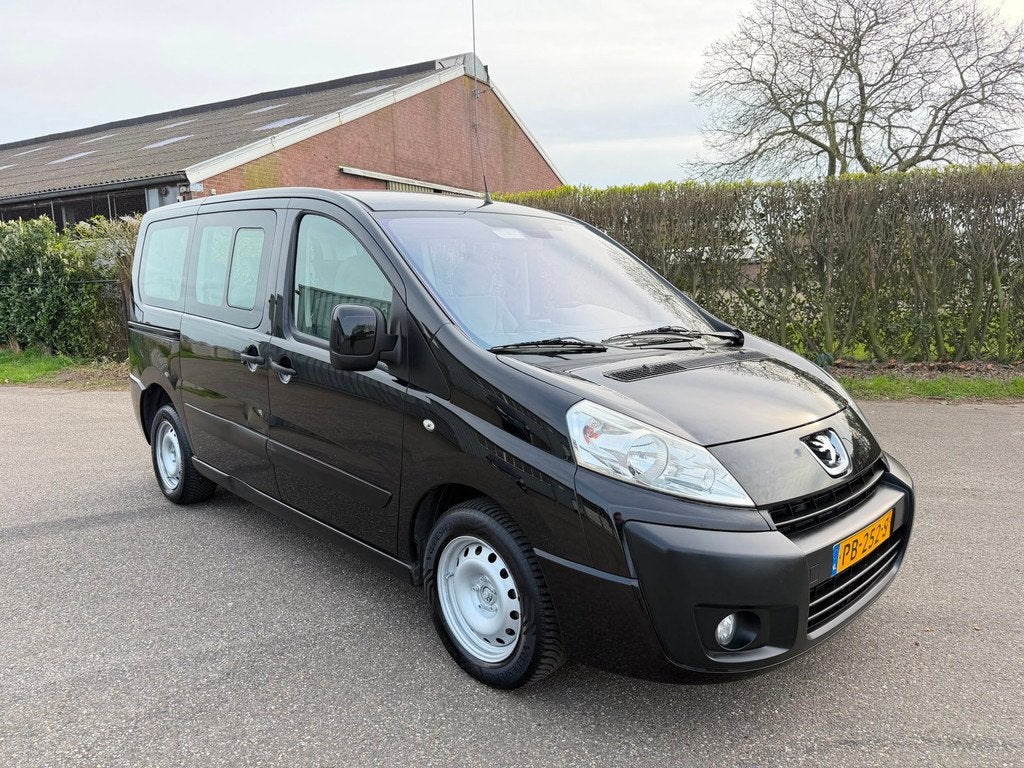 Peugeot Expert Tepee 2.0 16V 140PK - AIRCO - 8 PERS., Voorwielaandrijving, Gebruikt, 2000 kg, Zwart