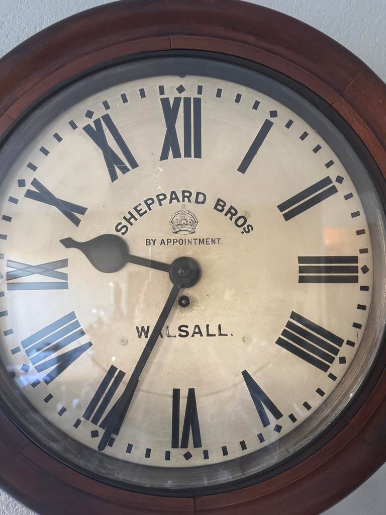 Vintage klok, loopt goed op tijd., Ophalen, Gebruikt, Analoog, Wandklok