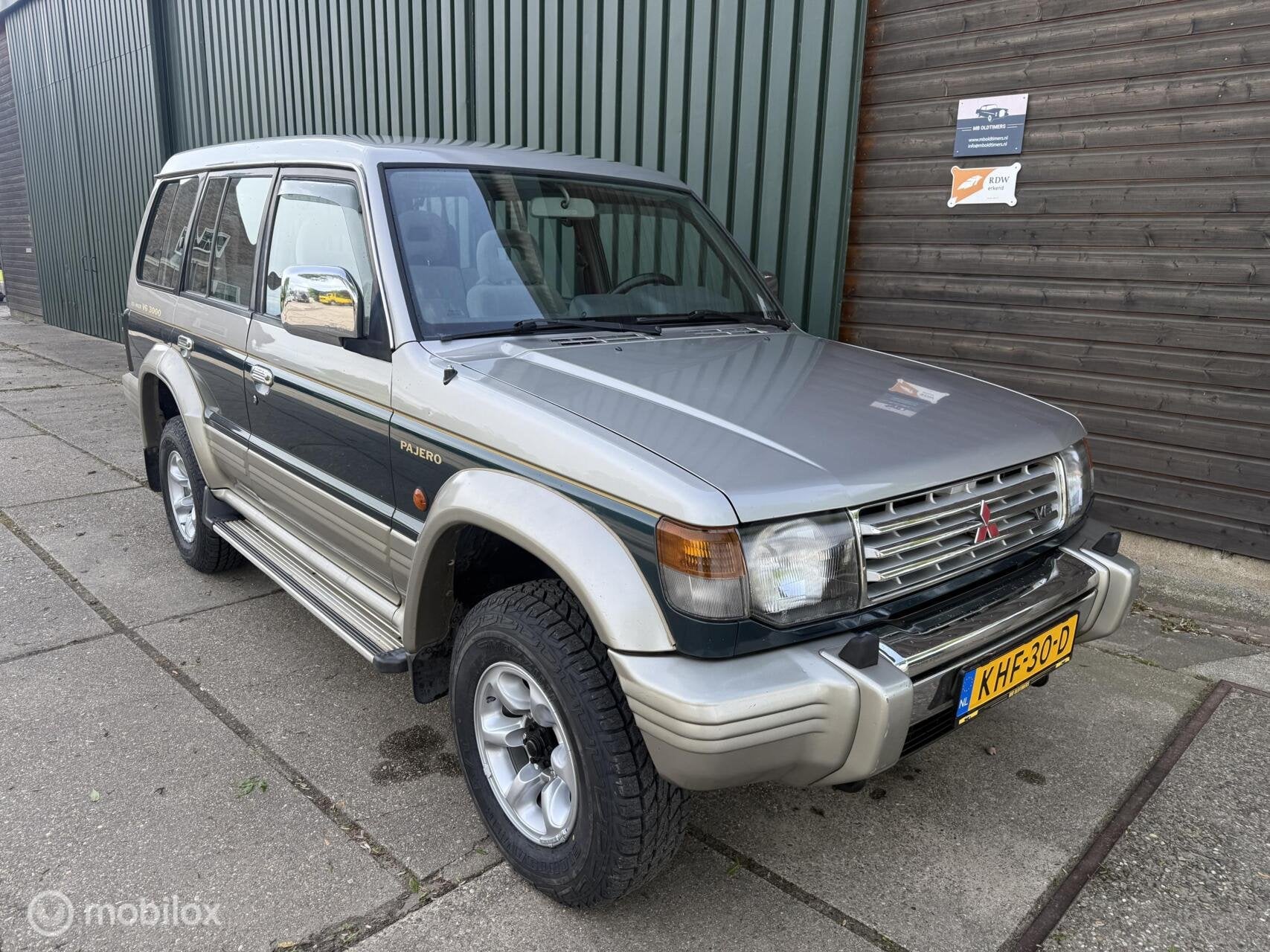Mitsubishi Pajero 3.0-24V V6 GLS 7 Pers Aut American Dream, Auto's, Stof, Gebruikt, 7 stoelen, Bedrijf