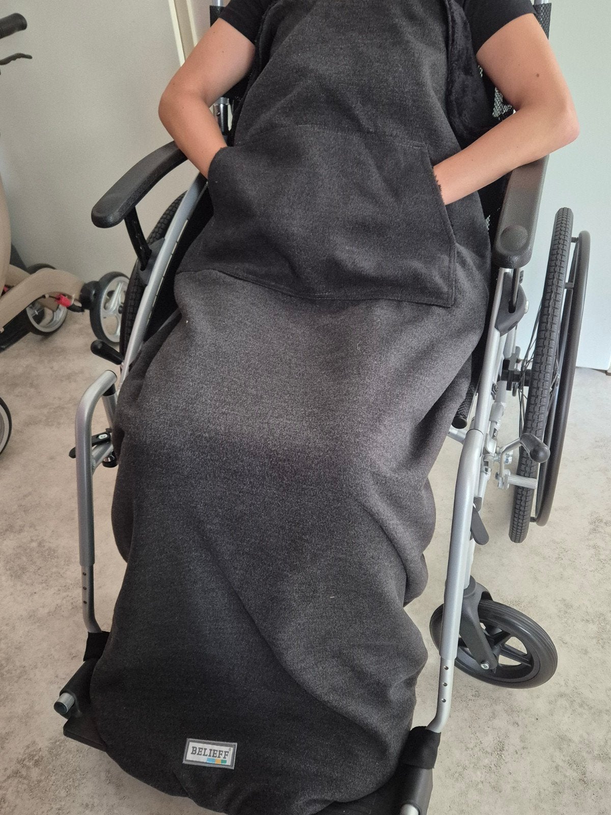 Warme deken met voetenzak van Belieff - rolstoel/scootmobiel, Ophalen of Verzenden, Nieuw