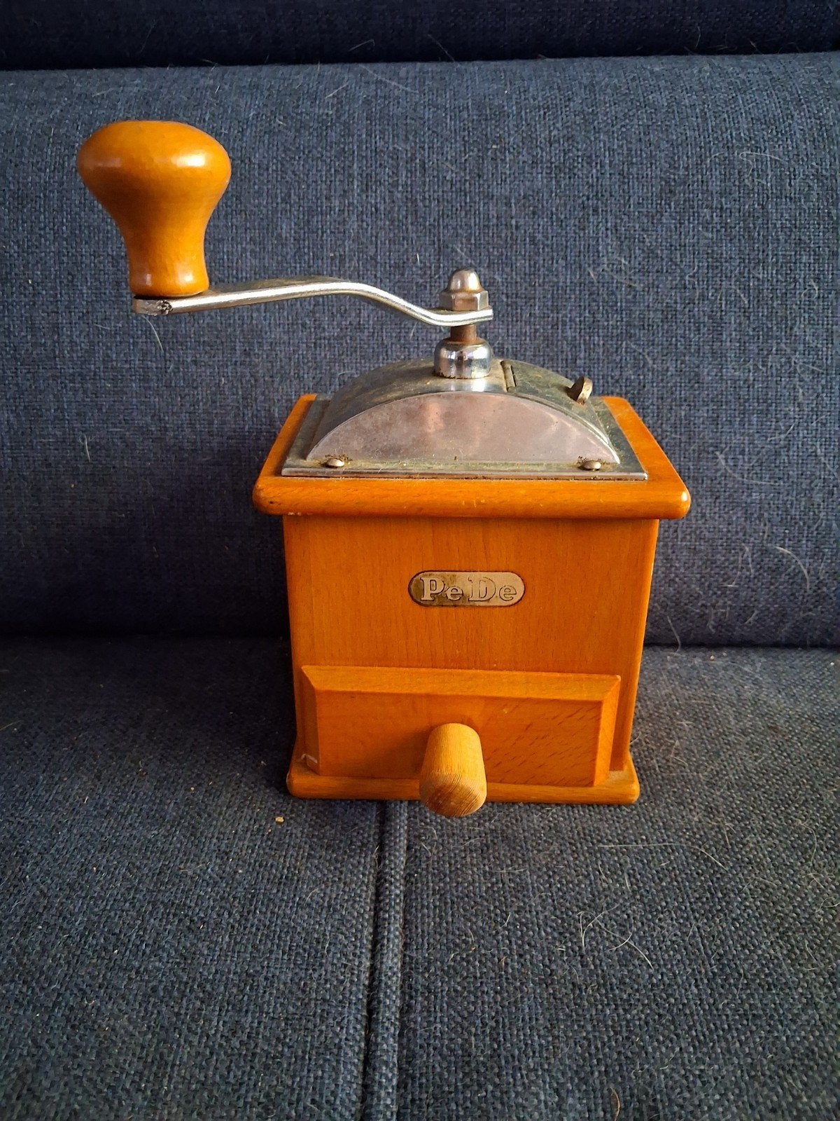 Vintage PeDe koffiemolen - Handmatig - Houten behuizing, Ophalen of Verzenden