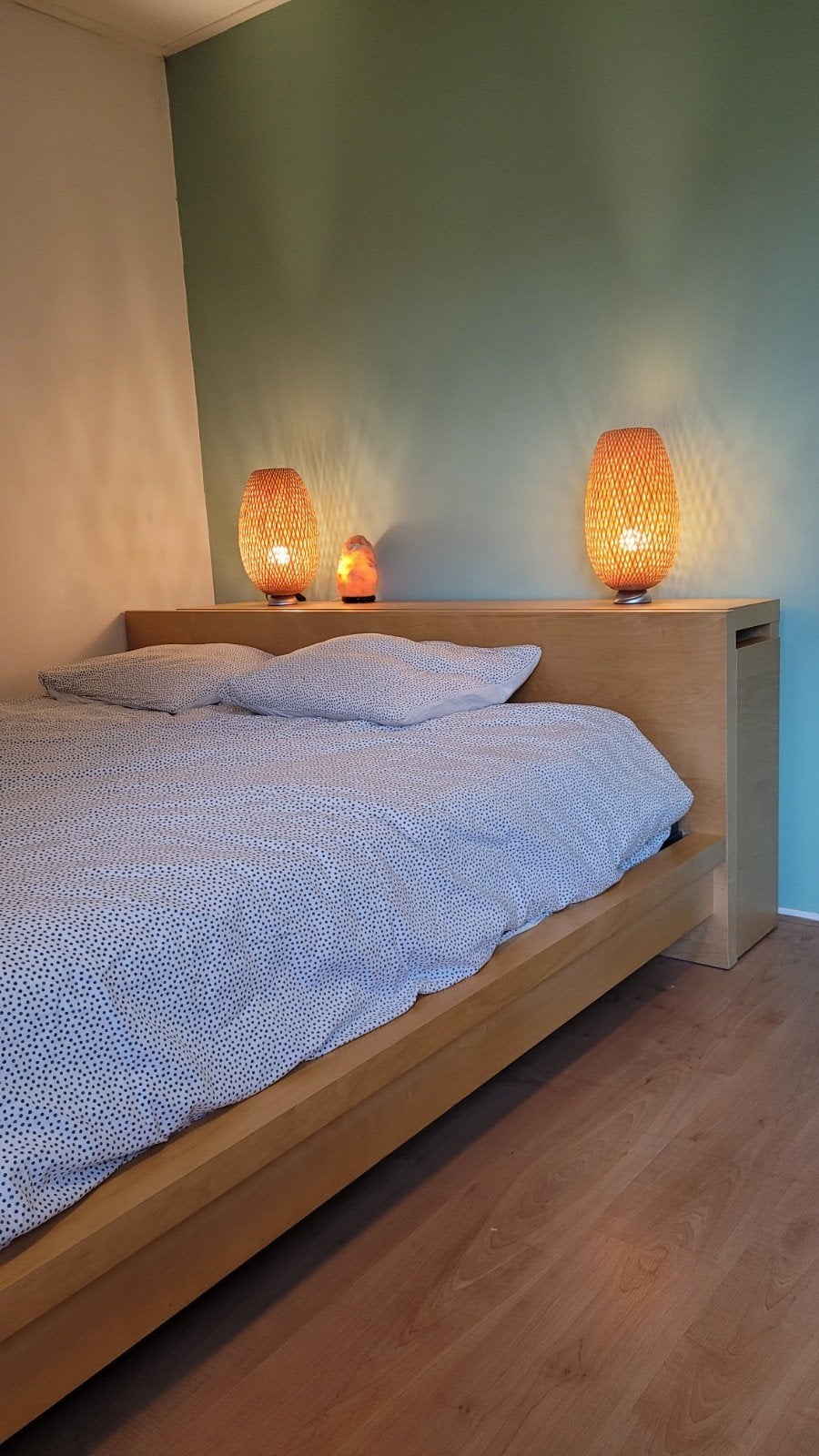 Foto 2 van Ikea Malm tweepersoonsbed met uitschuifbaar hoofdeinde