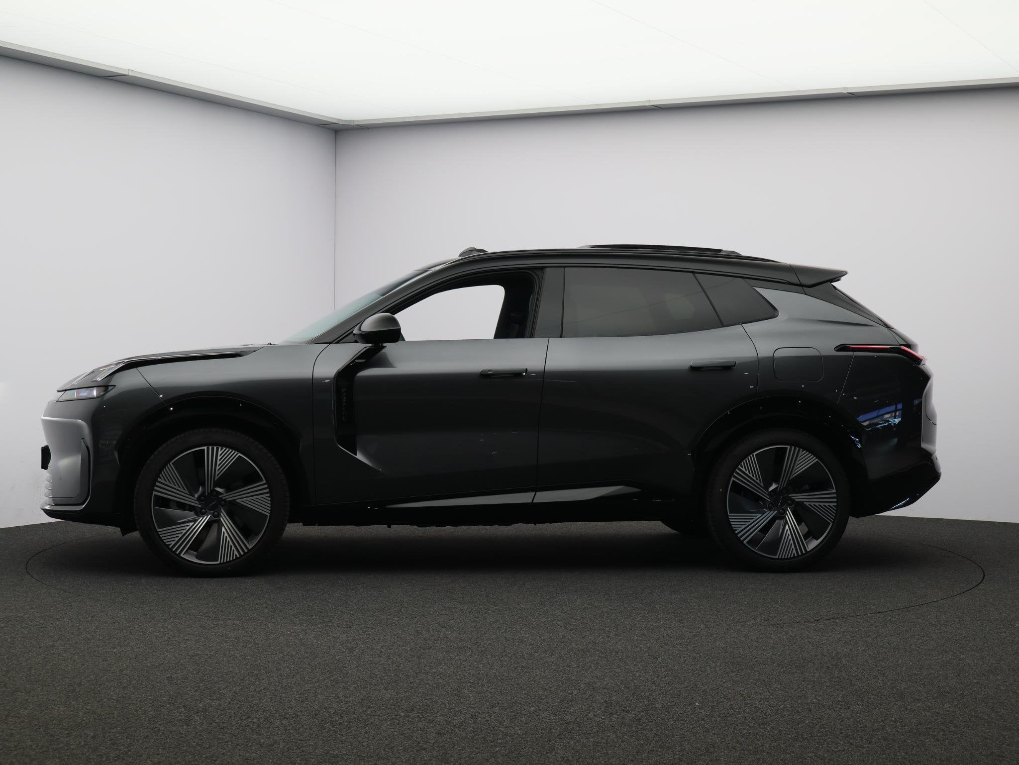 Lynk & Co 08 1.5 More / Panoramadak / 360 Camera / Harman Ka, 4 cilinders, 2087 kg, Bedrijf, SUV of Terreinwagen