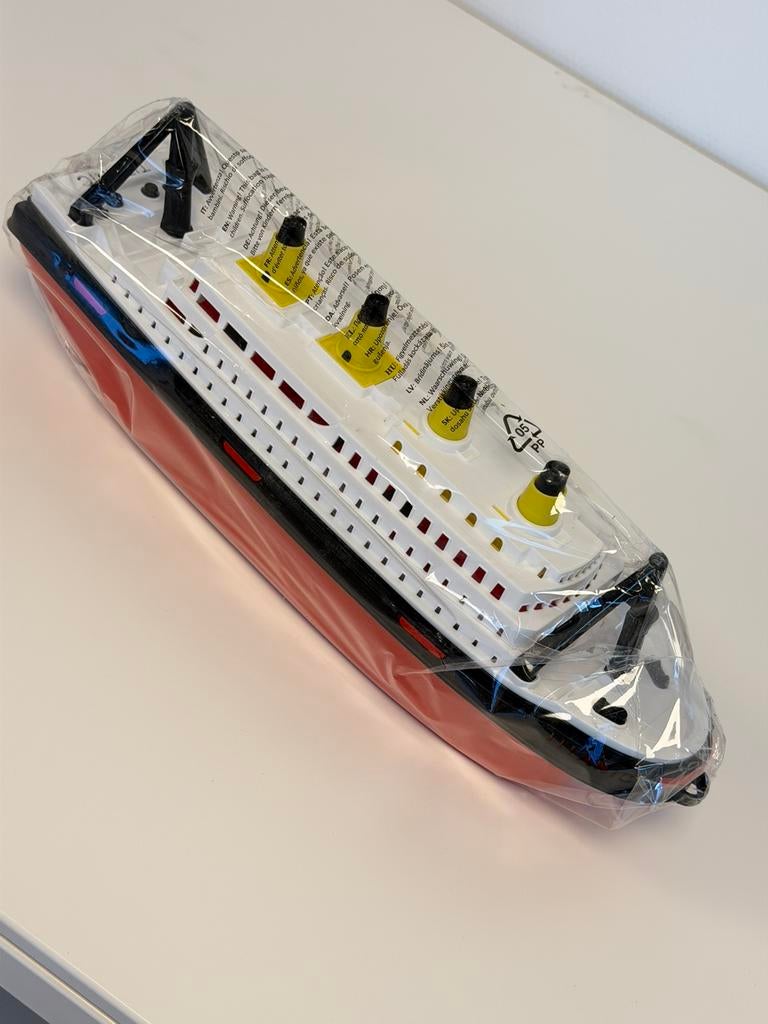 Titanic Speelgoedboot 41cm Bad Zwembad Nieuw drijvend boot, Nieuw, Ophalen of Verzenden, H, H