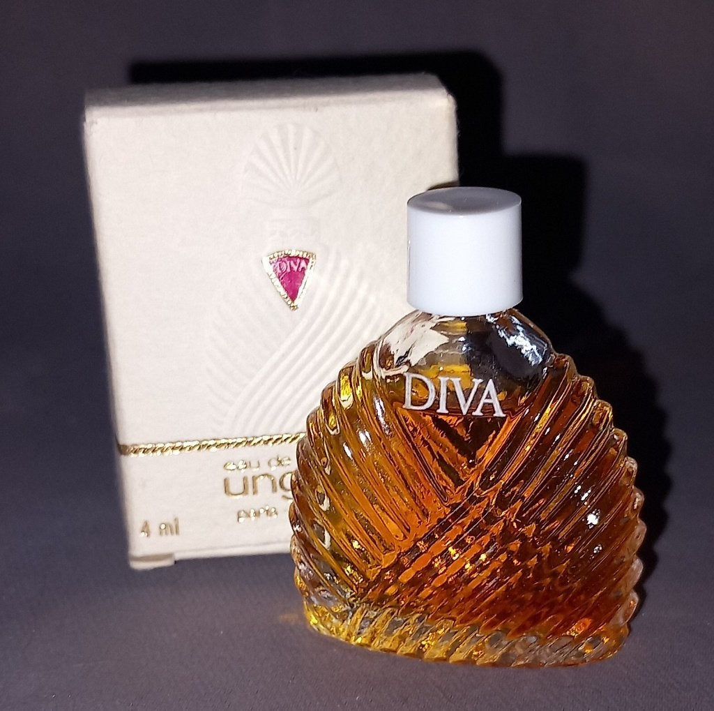 Volle parfum mini Ungaro Diva + Doosje, Ophalen of Verzenden, Zo goed als nieuw, Miniatuur, Gevuld