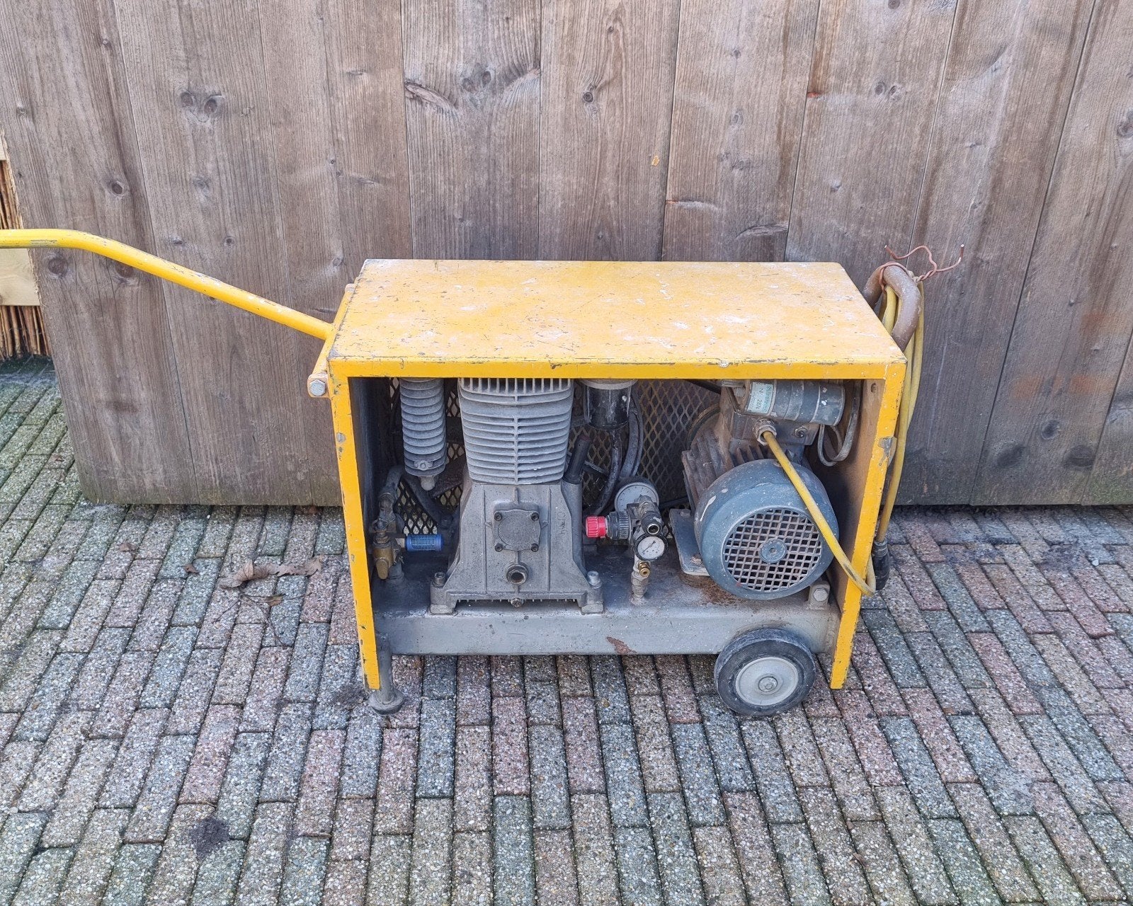 Goed werkende spackspuit compressor, Doe-het-zelf en Verbouw, Ophalen, Gebruikt