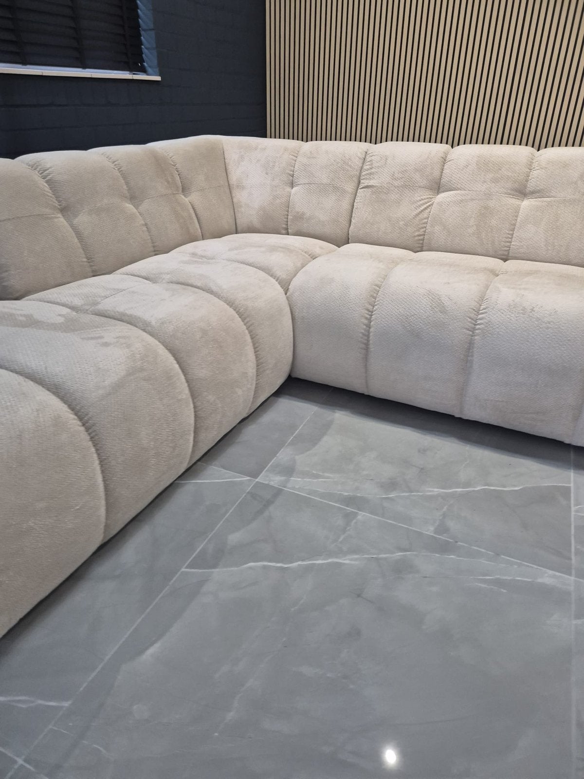 Foto 5 van Nieuwe hoekbank van 1.999,- voor 999,- 280x220cm SAMPLE SALE