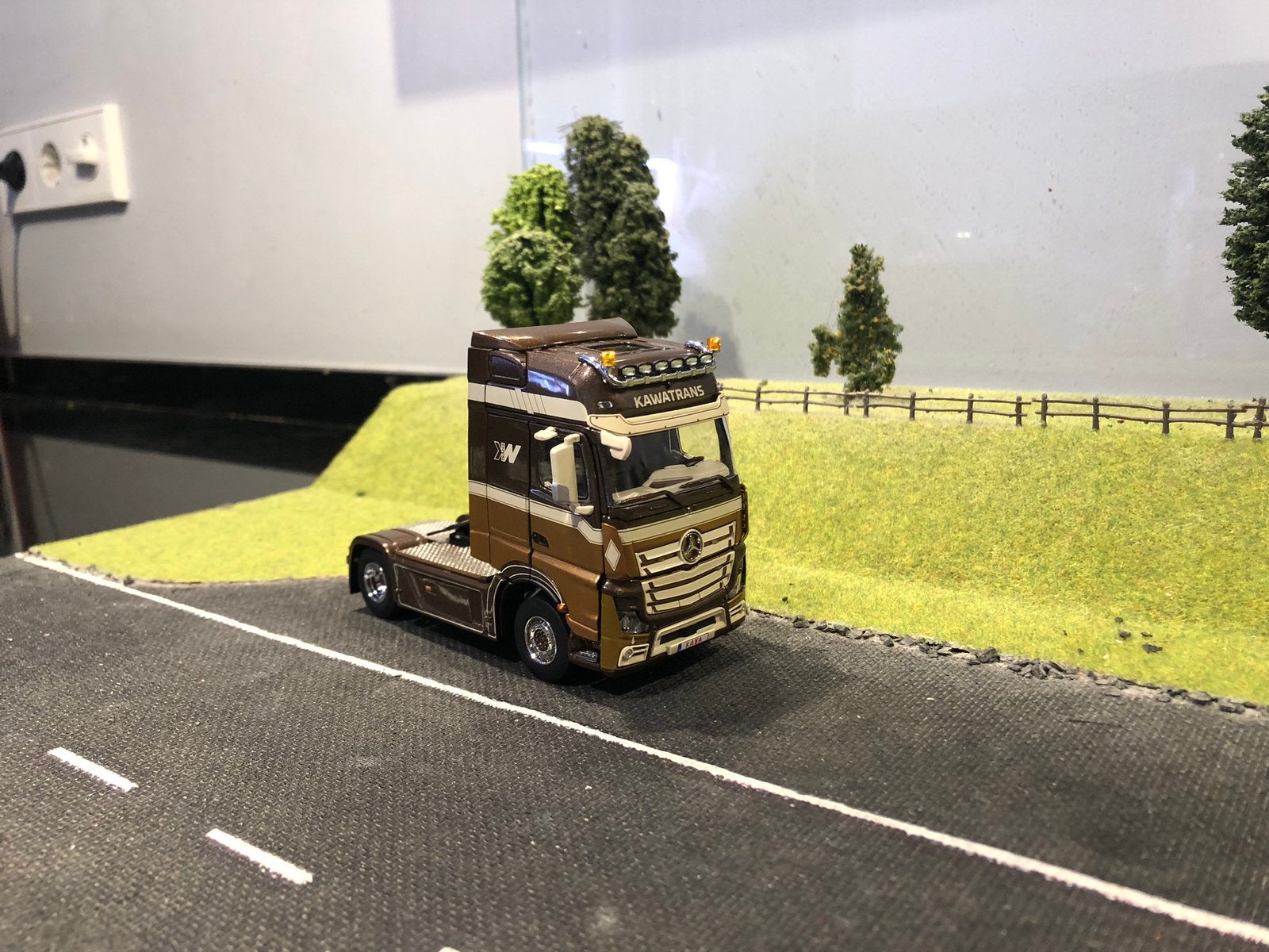 Mercedes Gigaspace trekker van Kawatrans, Ophalen of Verzenden, Zo goed als nieuw, Bus of Vrachtwagen, Wsi