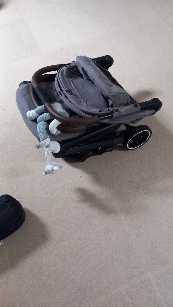 Te koop aangeboden qute wandelwagen, Ophalen, Zo goed als nieuw
