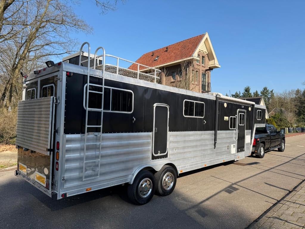 Featherlite 8541 Trailer / Nood woning / Incl Grote garage !, Tot en met 4