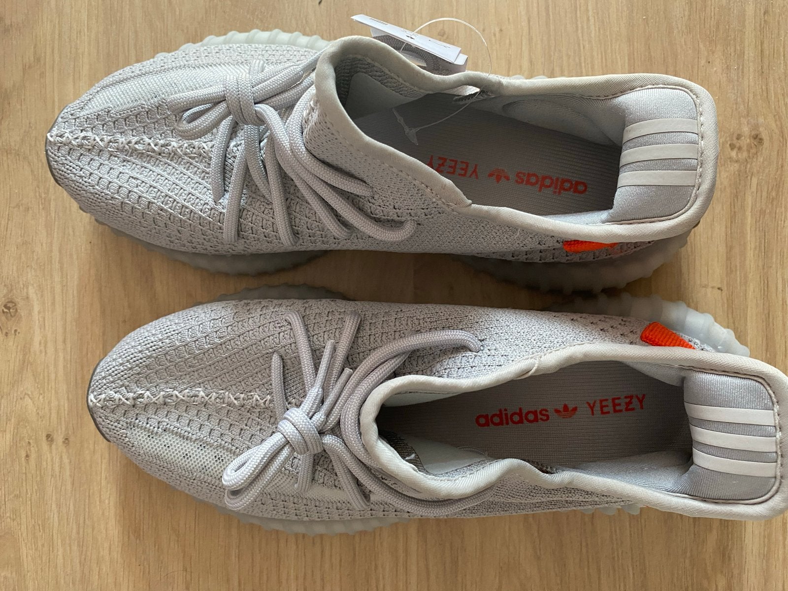 Yeezy 350 - Maat 43 (valt als 42.5), Overige kleuren, Nieuw, Ophalen of Verzenden, Sneakers of Gympen