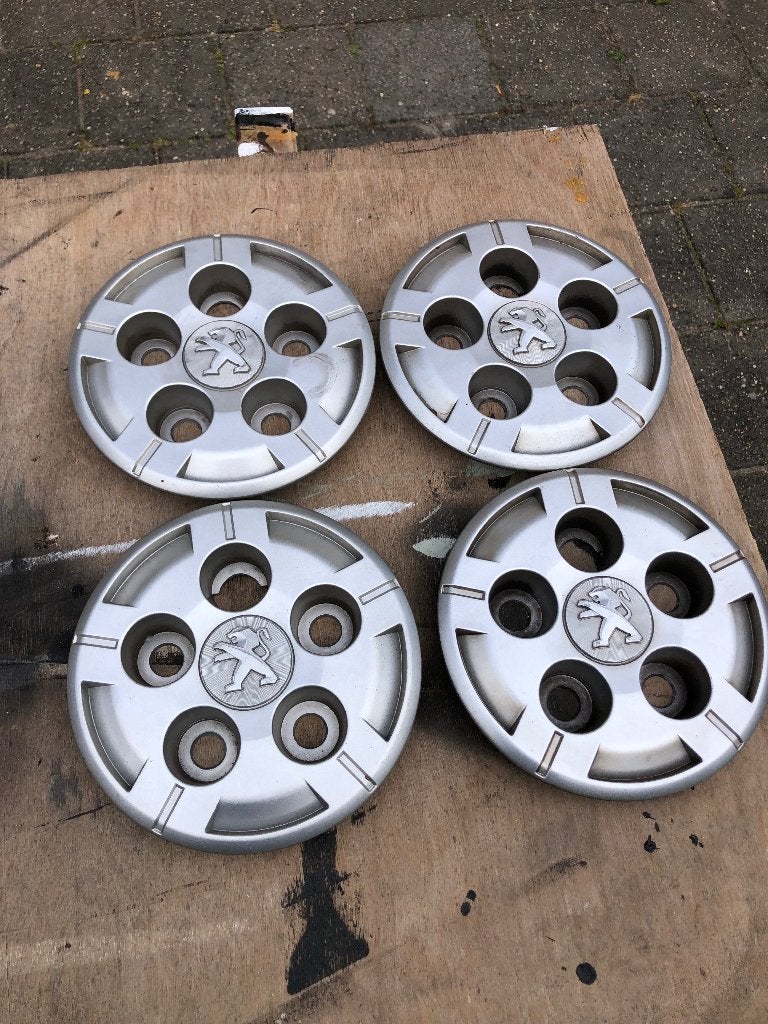 Te koop wieldoppen Peugeot boxer, Ophalen, Gebruikt