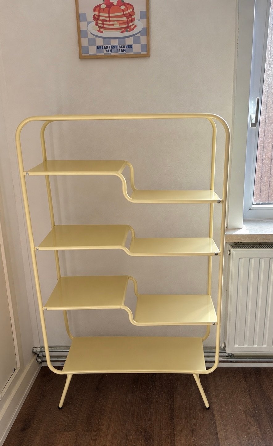 Uniek Geel Metalen Boekenkastje/Rek - Modern Design, Huis en Inrichting, Ophalen, Met plank(en), 50 tot 100 cm, Zo goed als nieuw