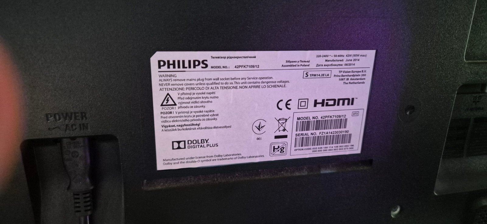 Foto 4 van Philips 42PFK7109/12 42 inch Full HD LED TV met Ambilight