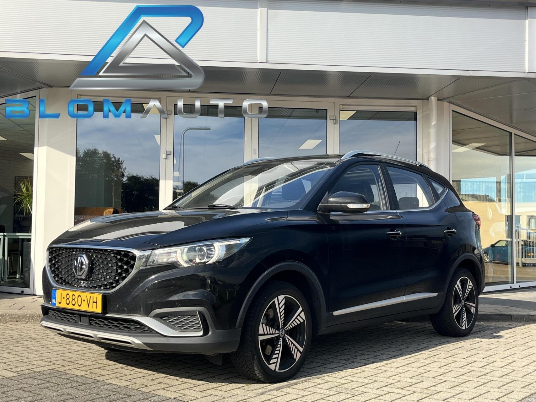 MG ZS EV Luxury 45 kWh SOH 90% PANO+LEDER+CARPLAY+KEYLESS, Auto's, 45 kWh, Gebruikt, Zwart, 143 pk