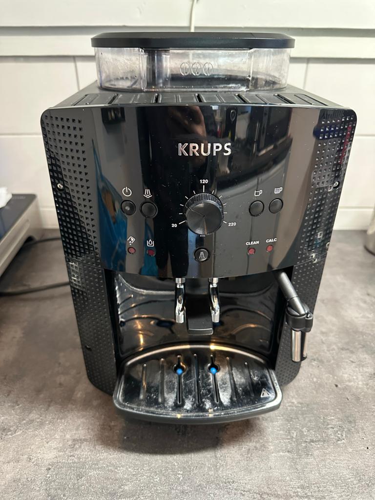 Krups Espresseria Automatic EA81 Koffiemachine, Ophalen, Afneembaar waterreservoir, Gebruikt, 10 kopjes of meer