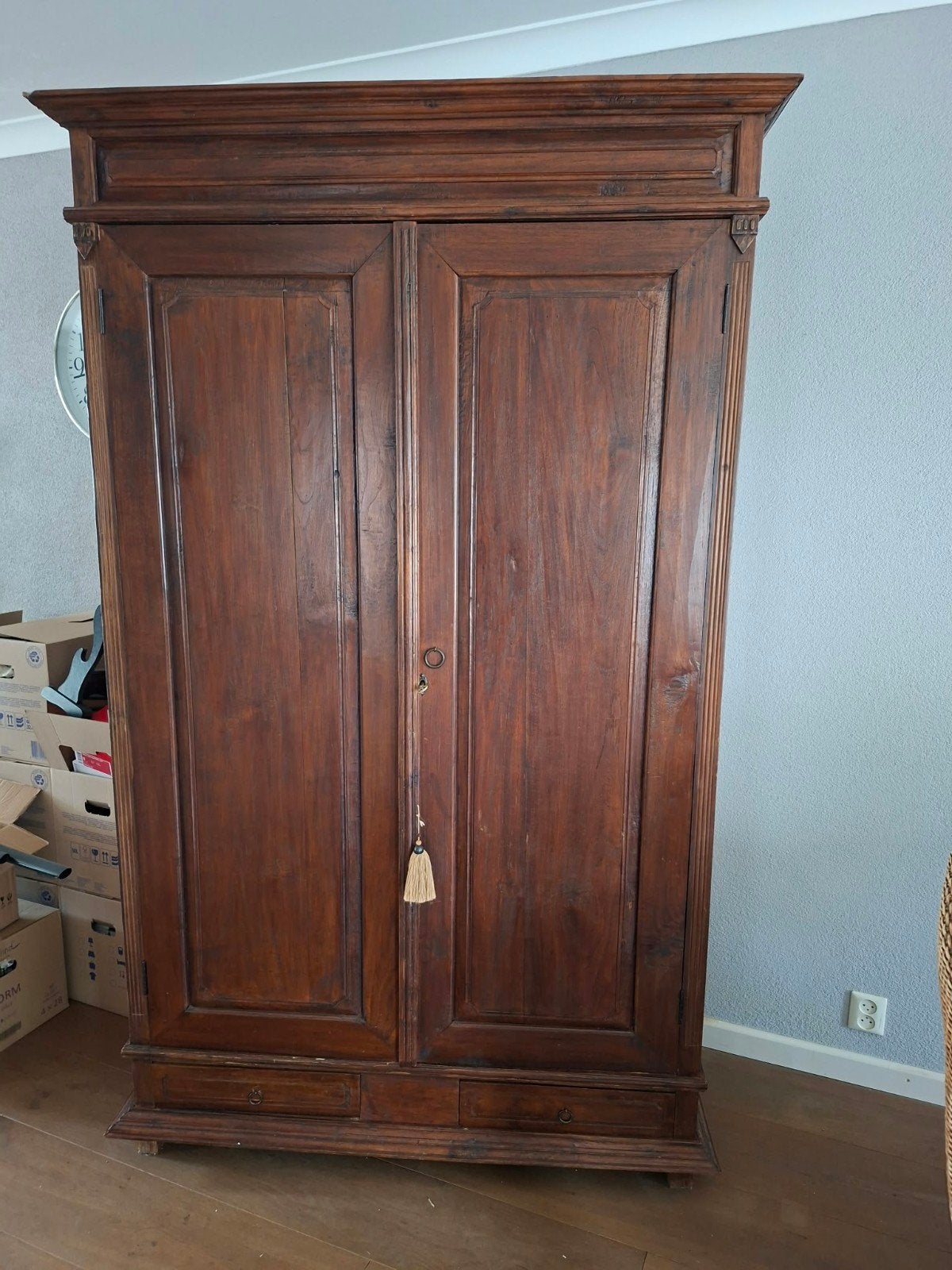 Antieke Indonesische houten broodkast., Ophalen