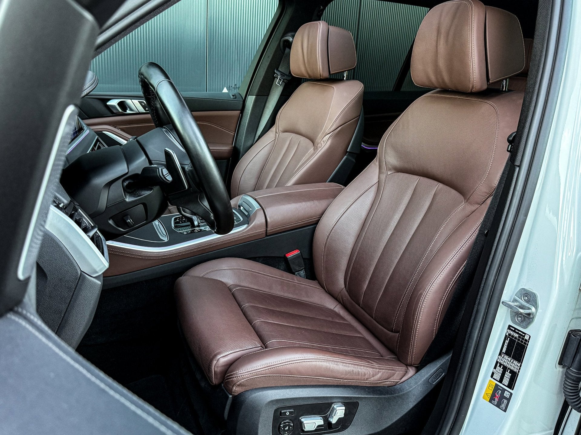 BMW X5 XDrive45e High Executive 3X M-SPORT B&W/TREKHAAK/PANO, Gebruikt, 394 pk, 138 €/maand, Vierwielaandrijving
