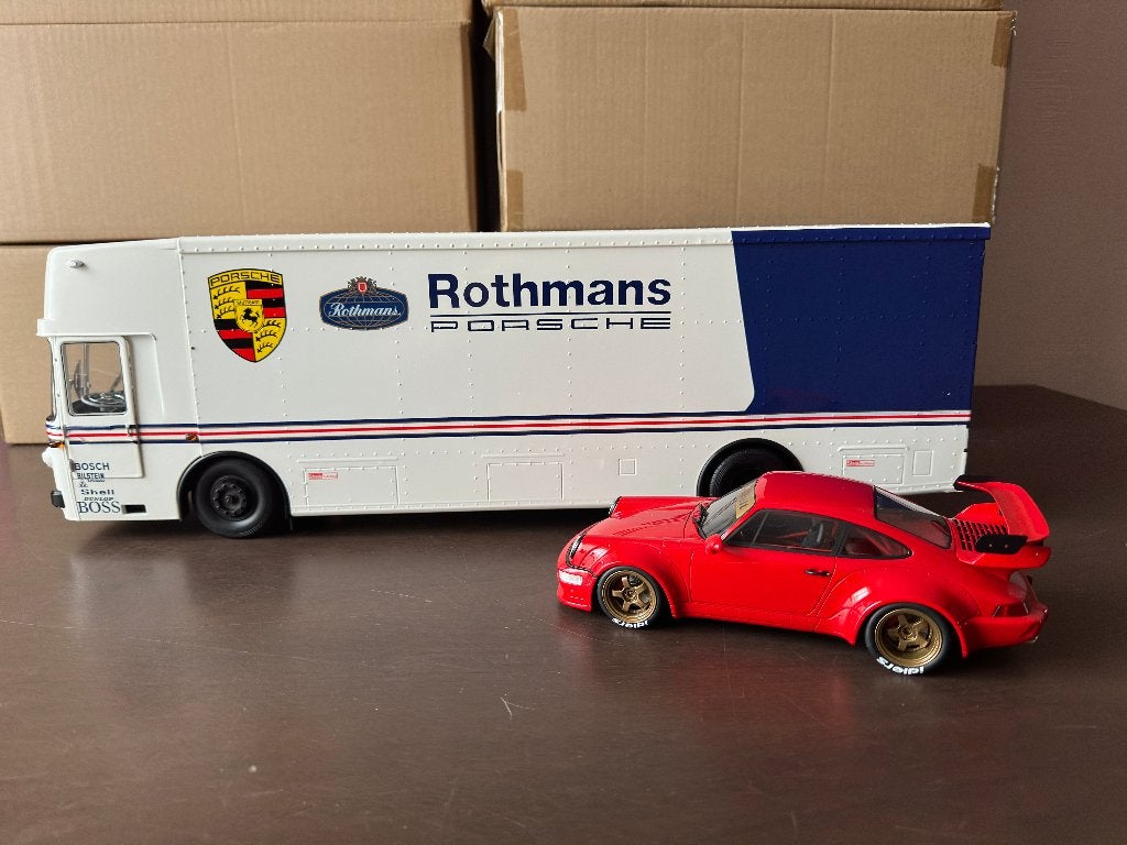 Porsche rentransporter 1:18, Hobby en Vrije tijd, Modelauto's | 1:18, Nieuw, Overige typen, Overige merken, Ophalen of Verzenden
