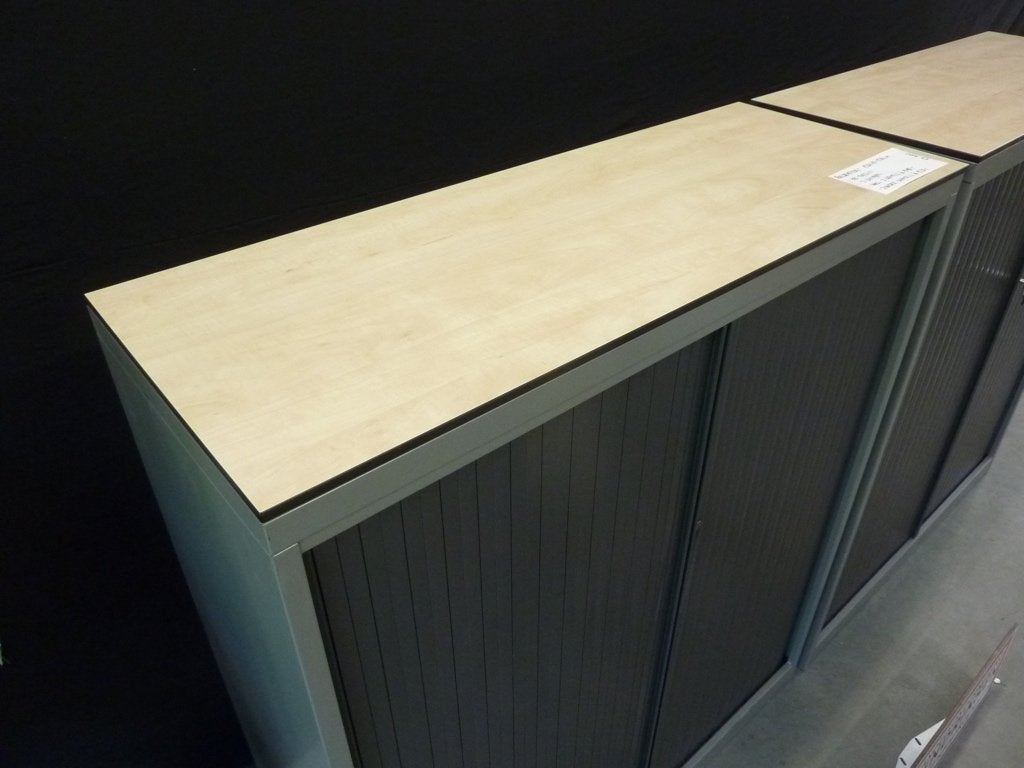 Partij aanwezig: nette roldeurkast / kantoorkast 120x45x138, 100 tot 150 cm, Ophalen of Verzenden, Munstermanstraat 6 - Hal 3 - Silvolde