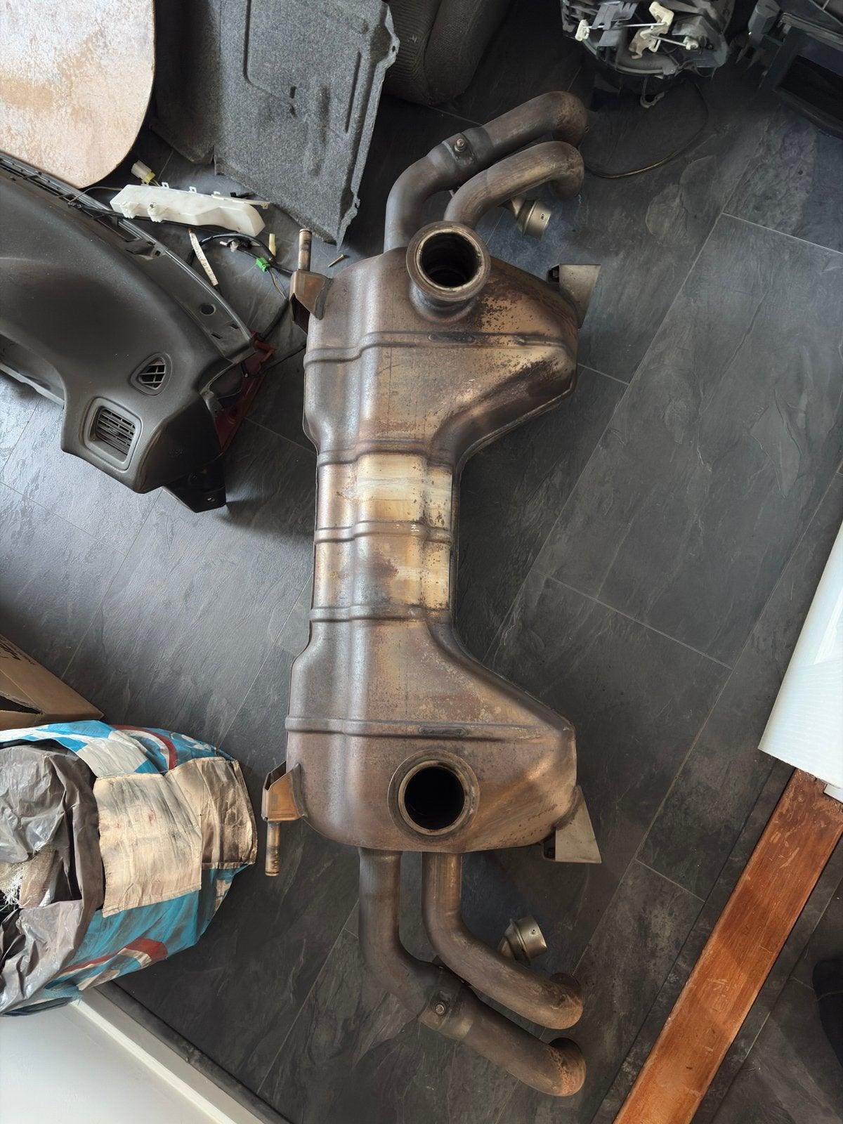 Audi r8 v8 4.2 uitlaat orgineel, Ophalen, Nieuw, Audi