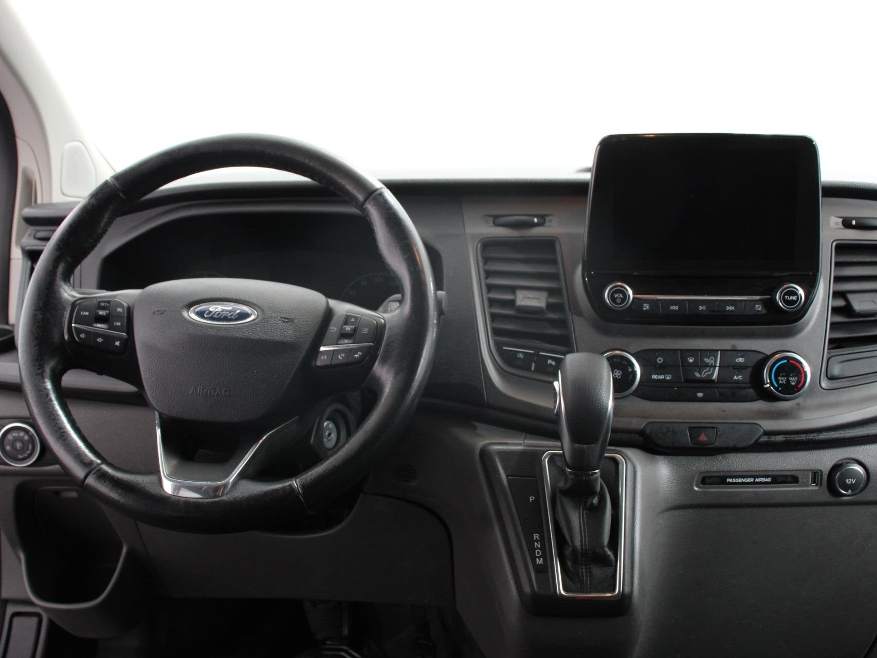Ford Transit Custom 320 2.0 TDCI L2H1 Limited DC Navigatie A, Auto's, 4 cilinders, Bedrijf, Diesel, 6 stoelen
