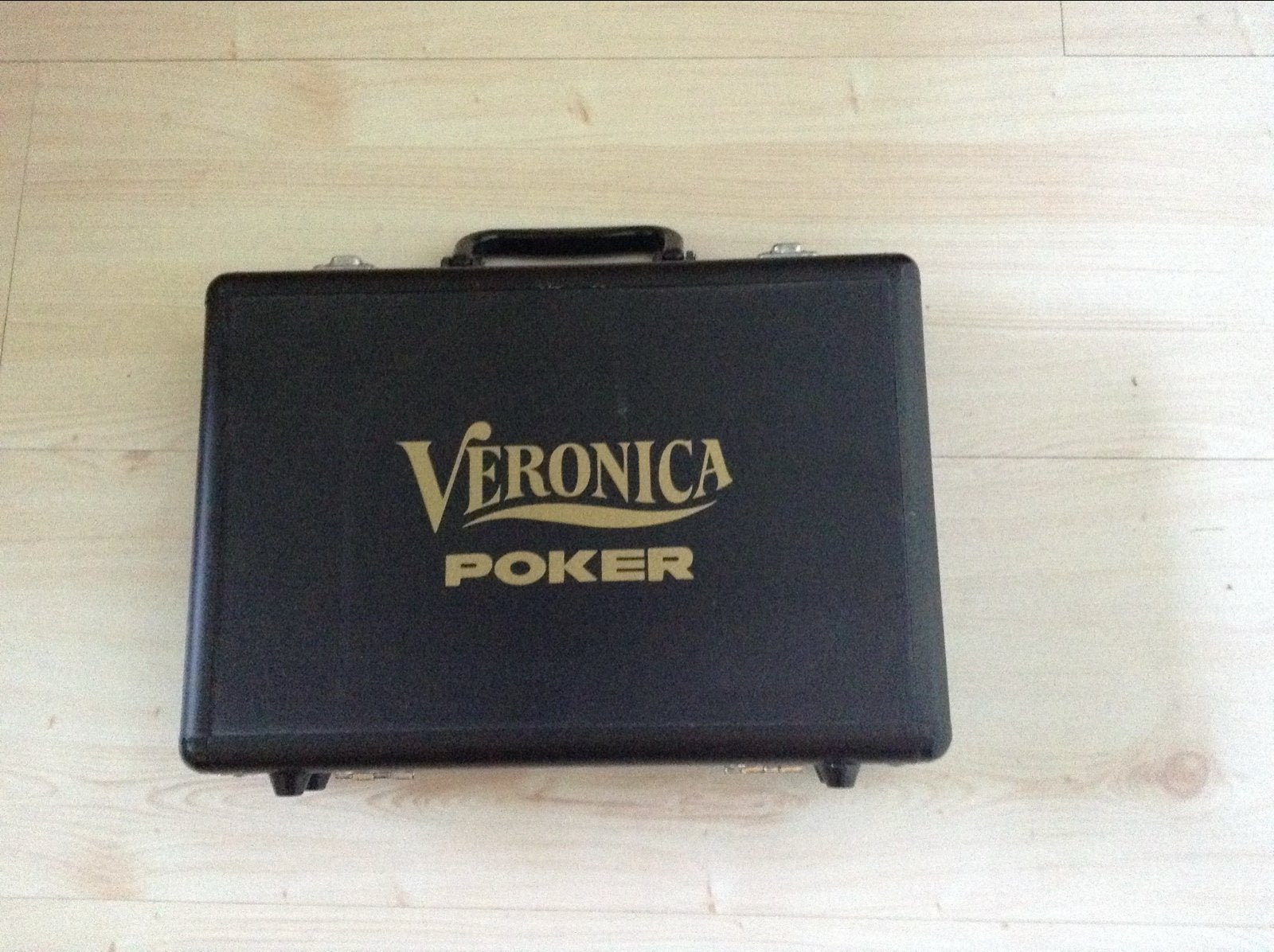 Veronica Poker Koffer met Fiches, Kaarten en Dobbelstenen, Hobby en Vrije tijd, Gezelschapsspellen | Kaartspellen, Drie of vier spelers