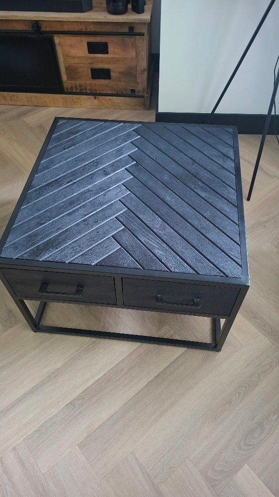 Industriële Salontafel zwart visgraat (HUUS Floor), 50 tot 100 cm, Vierkant, 50 tot 100 cm, Zo goed als nieuw
