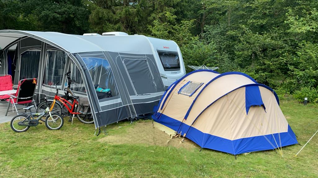 Vrijbuiter Aloha Duo 4-persoons tent katoen, Caravans en Kamperen, Ophalen, Gebruikt, Tot en met 4