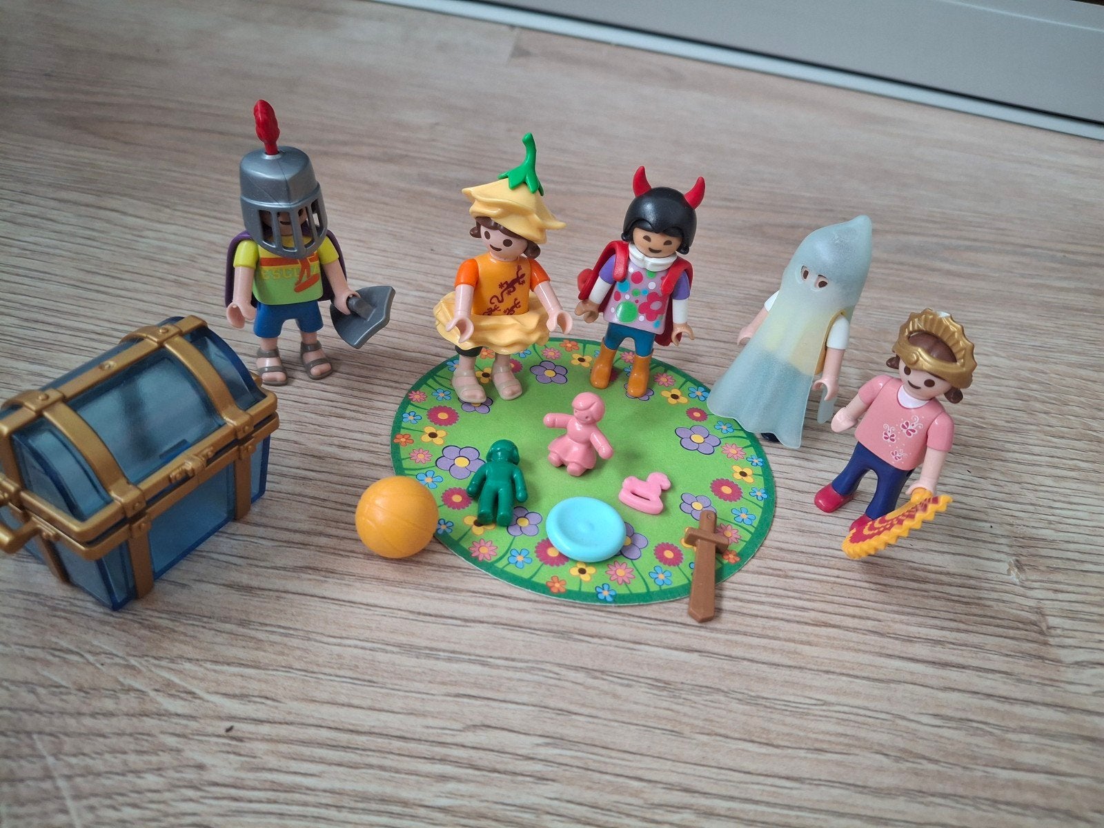 Playmobil set: Kinderen verkleden met verkleedkist, Complete set, Ophalen of Verzenden, Zo goed als nieuw, Figuren