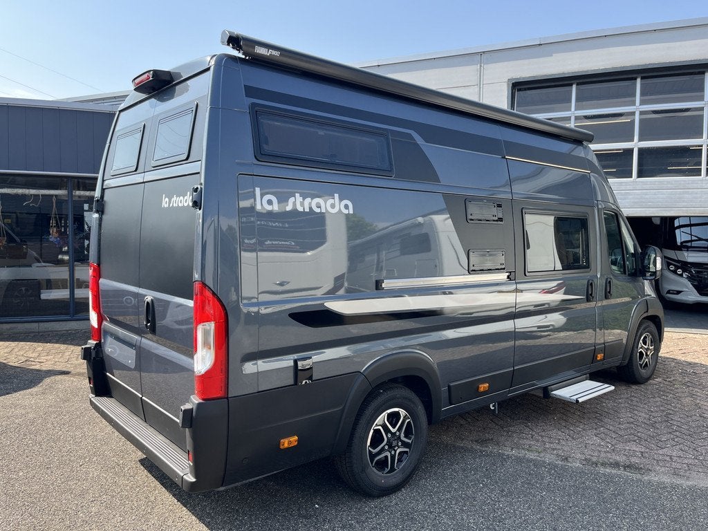 La Strada AVANTI EB 180pk Automaat ACC LED koplampen Alle op, Caravans en Kamperen, Campers, Automaat, Buscamper of Camperbus