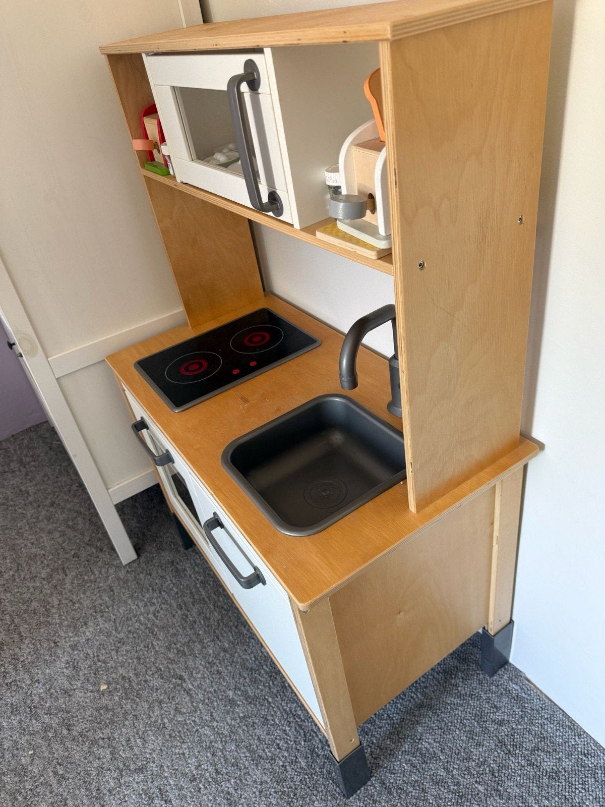 IKEA DUKTIG Speelkeuken met magnetron en accessoires, Ophalen of Verzenden, Zo goed als nieuw, Jongen of Meisje