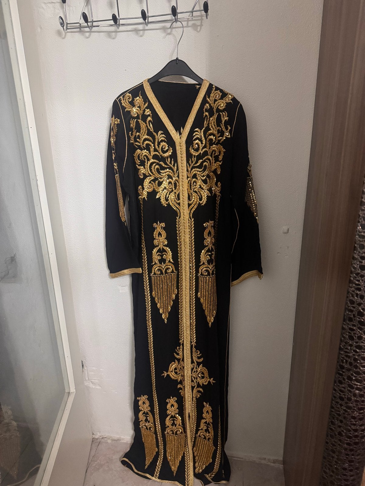 Zwarte Kaftan met Gouden Borduurwerk, Maat 38/40 (M), Zwart, Ophalen of Verzenden, Zo goed als nieuw