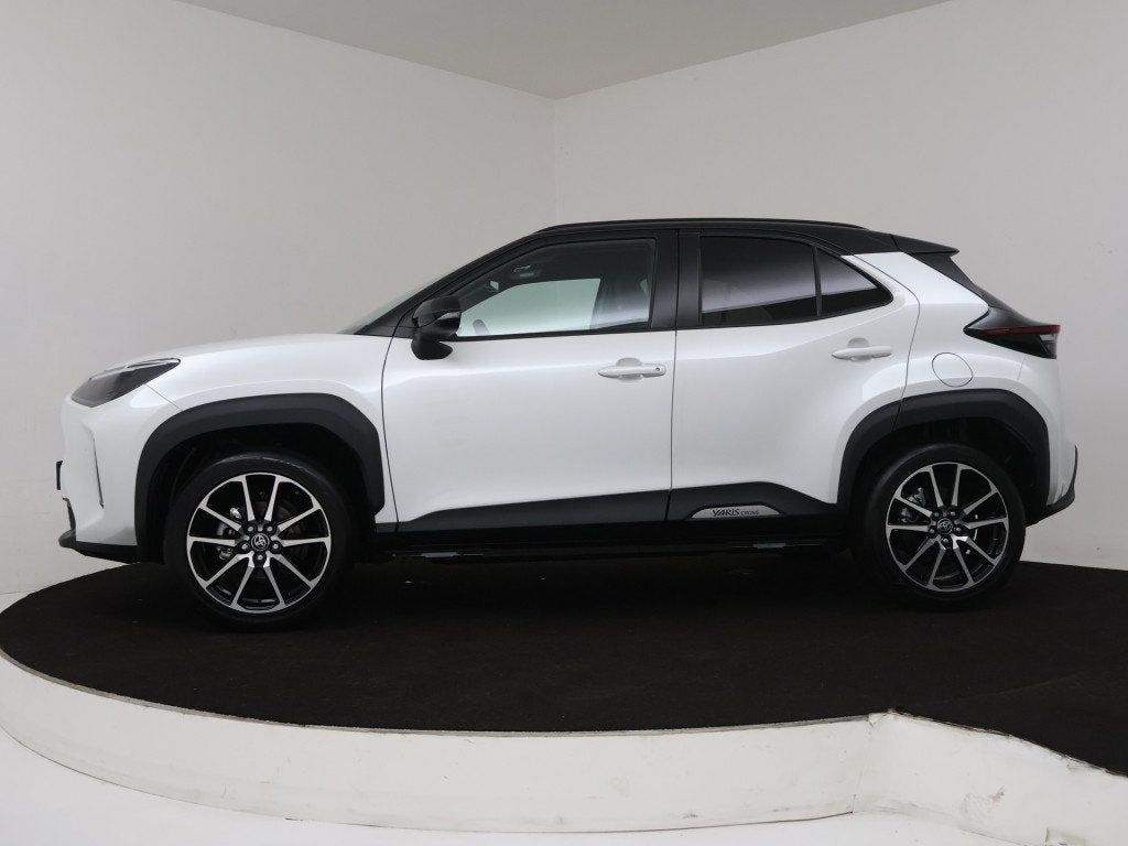 Toyota Yaris Cross 1.5 Hybrid 130 GR Sport *NIEUW (bj 2026), Auto's, Toyota, 12 maanden, Wit, 1490 cc, Bedrijf
