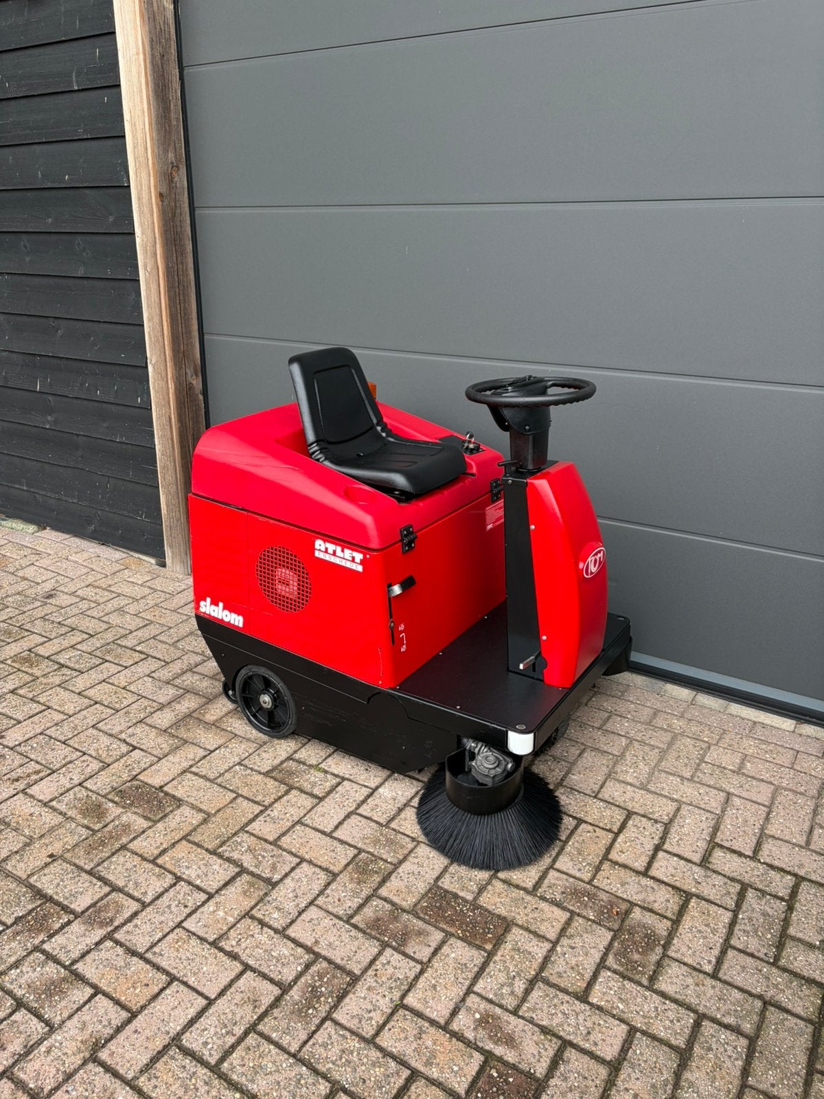 Opzit veegmachine | RCM Slalom | Nieuw accupakket, Tuin en Terras, Veegmachines, Ophalen of Verzenden, Gebruikt
