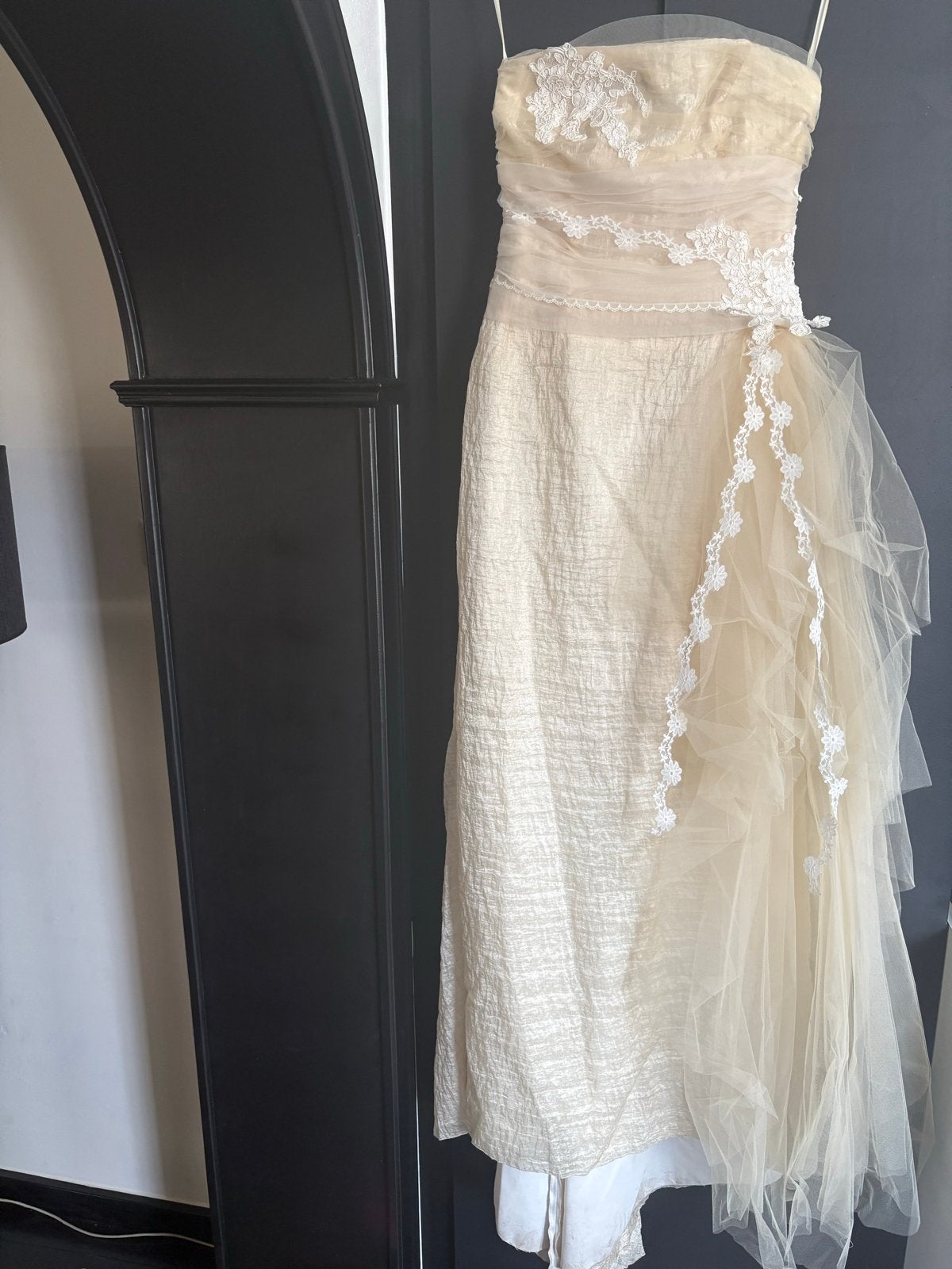 Elegante champagnekleurige trouwjurk met kant, Ophalen, Zo goed als nieuw, Beige, Trouwjurk
