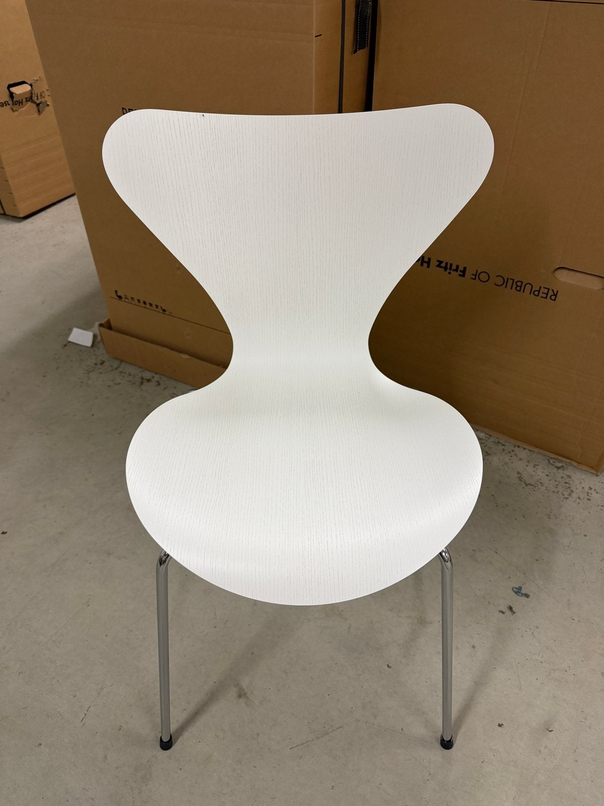 Fritz Hansen Vlinderstoel wit nieuw meerdere stoelen stoel, Wit, Ophalen of Verzenden, Zo goed als nieuw, Eén