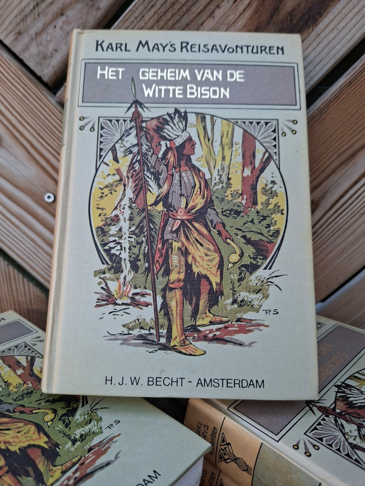 Karl May's Reisavonturen - Het Geheim van de Witte Bison, Boeken, Ophalen of Verzenden, Gelezen, Karl May