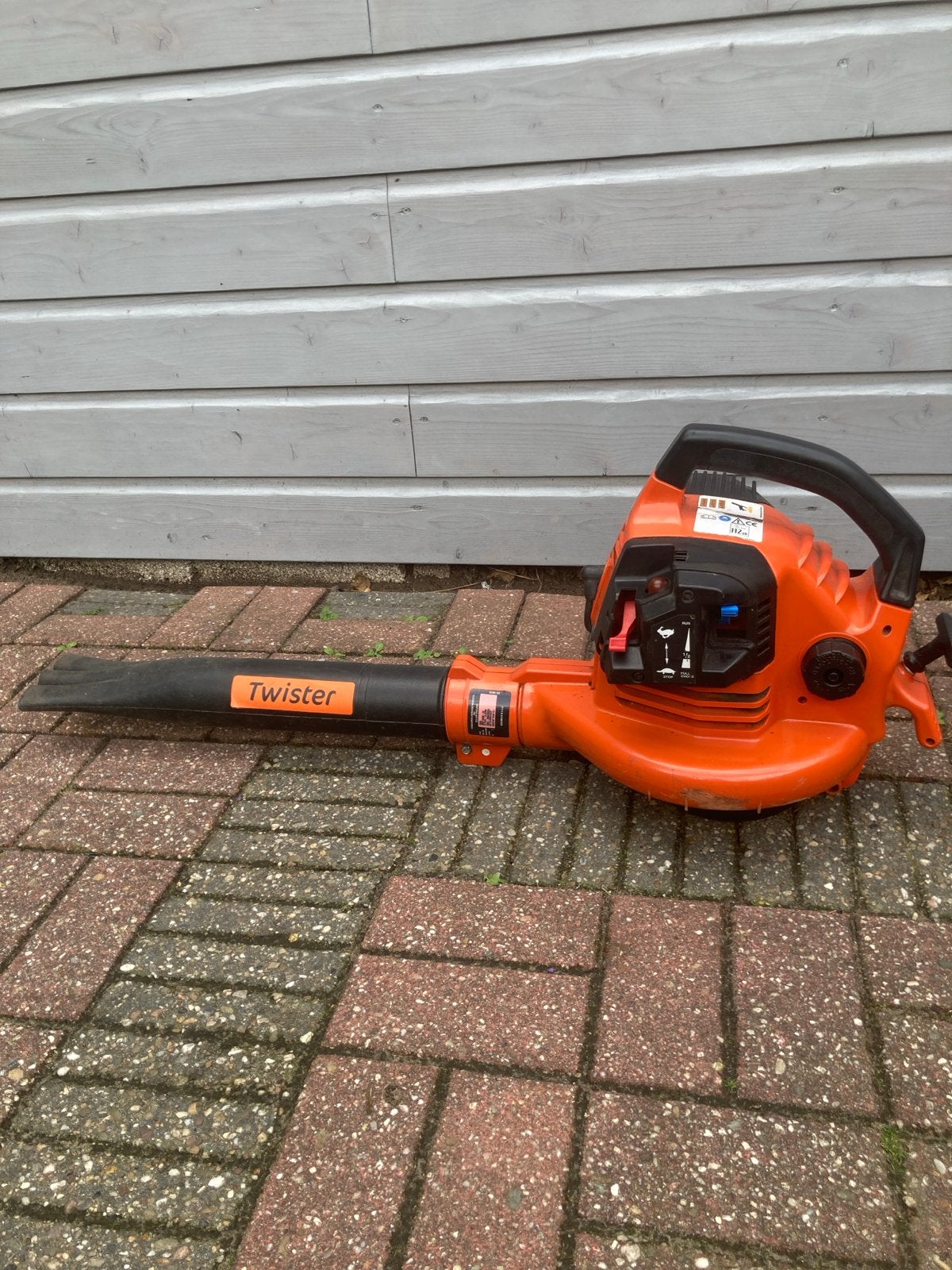 Flymo Twister XLB250 Bladblazer - Benzine, Ophalen of Verzenden, Gebruikt, Benzine, Handgedragen