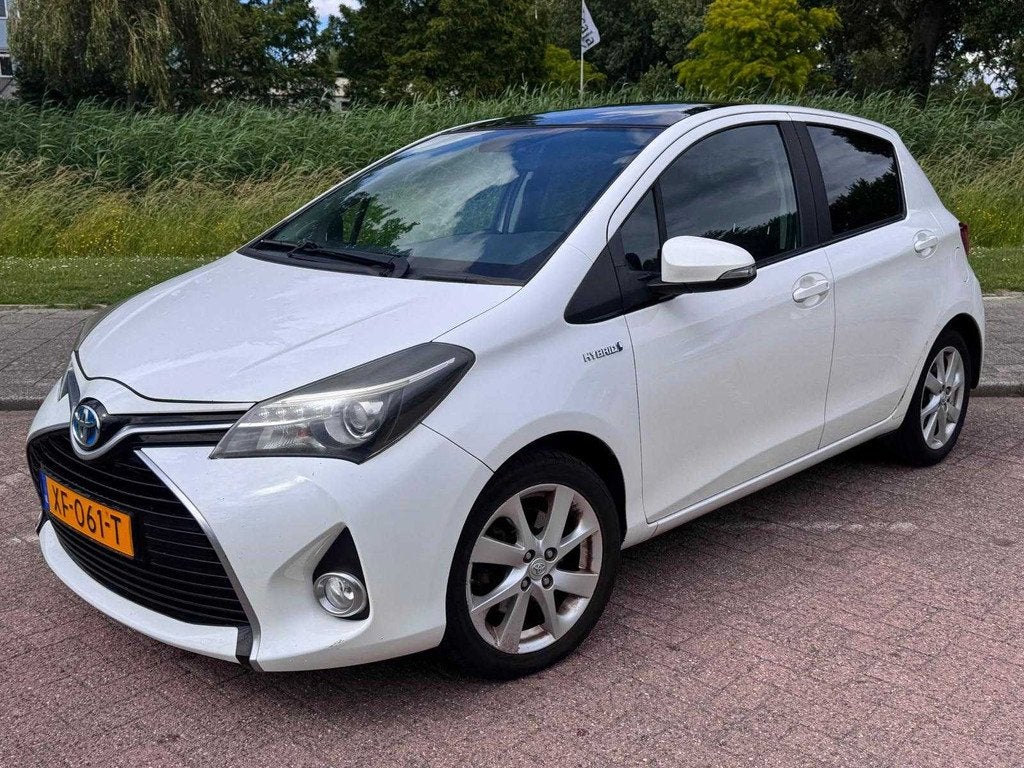 Toyota Yaris 1.5 Hybrid Dynamic Automaat, XF-061-T, Auto's, Gebruikt, Euro 6, 4 cilinders, 1070 kg