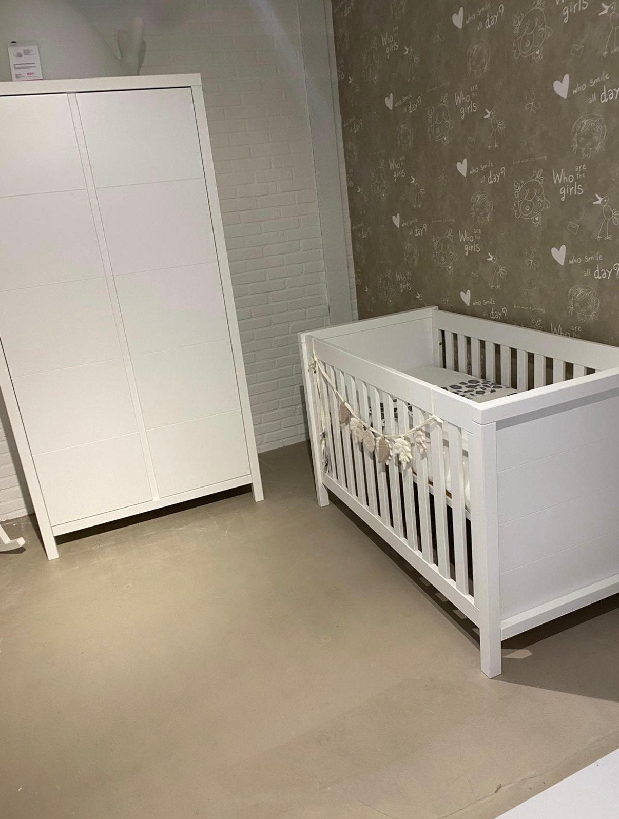 Moderne babykamer wit, Ophalen, Zo goed als nieuw, Jongetje of Meisje