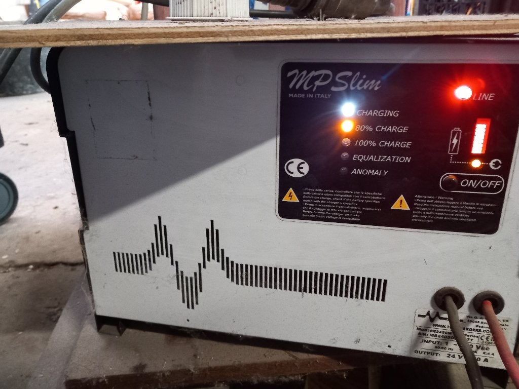 Acculader/druppellader voor Heftruck / Stapelaar, Ophalen, Zo goed als nieuw