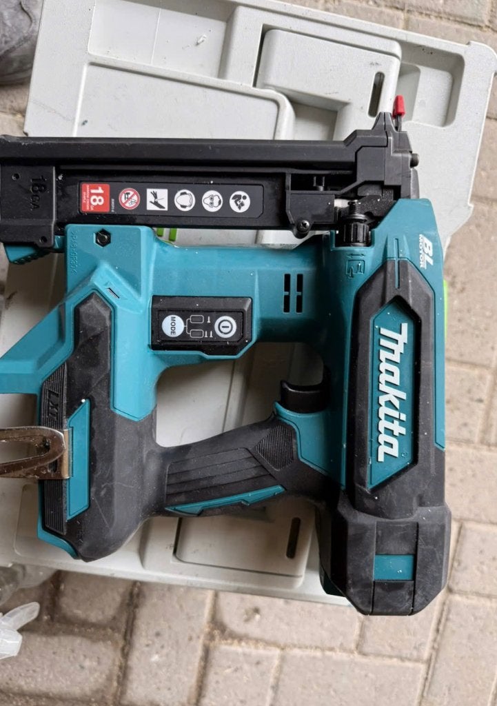 Makita Tacker 18V, Doe-het-zelf en Verbouw, Gereedschap | Handgereedschap, Ophalen of Verzenden, Zo goed als nieuw