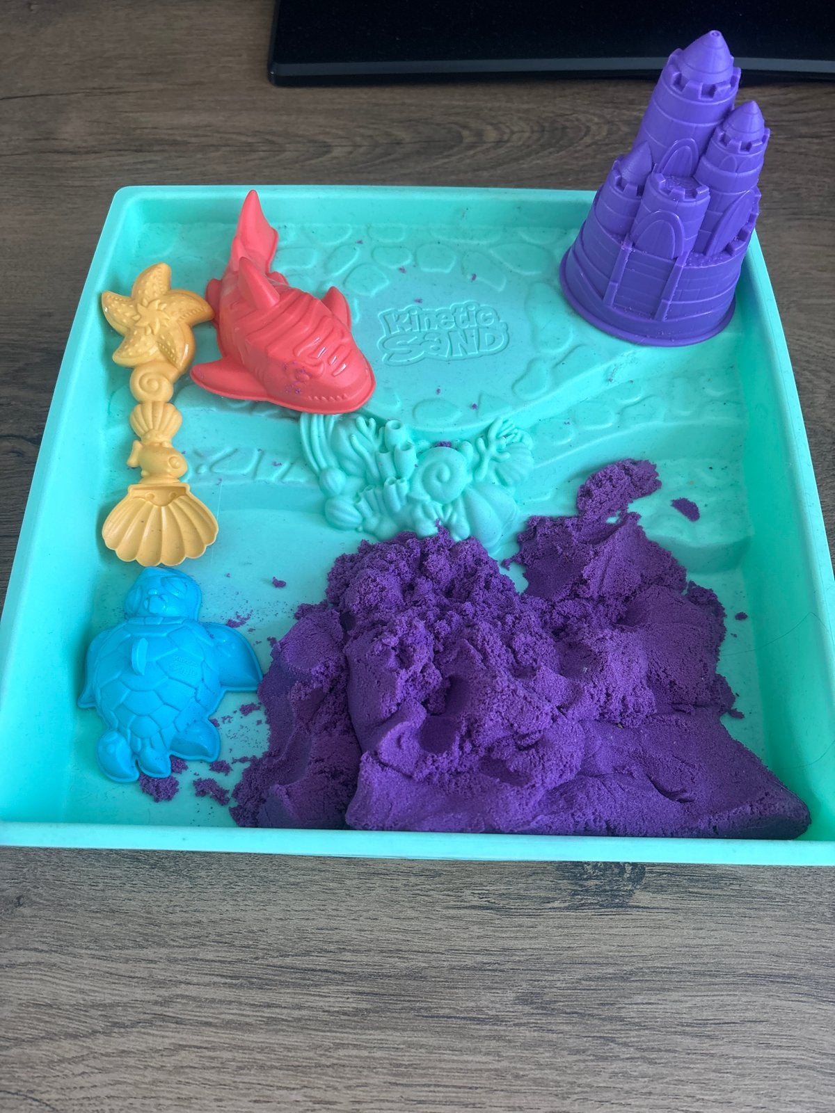 Kinetic Sand speelset met paars zand en vormpjes, Ophalen of Verzenden, Zo goed als nieuw, Jongen of Meisje