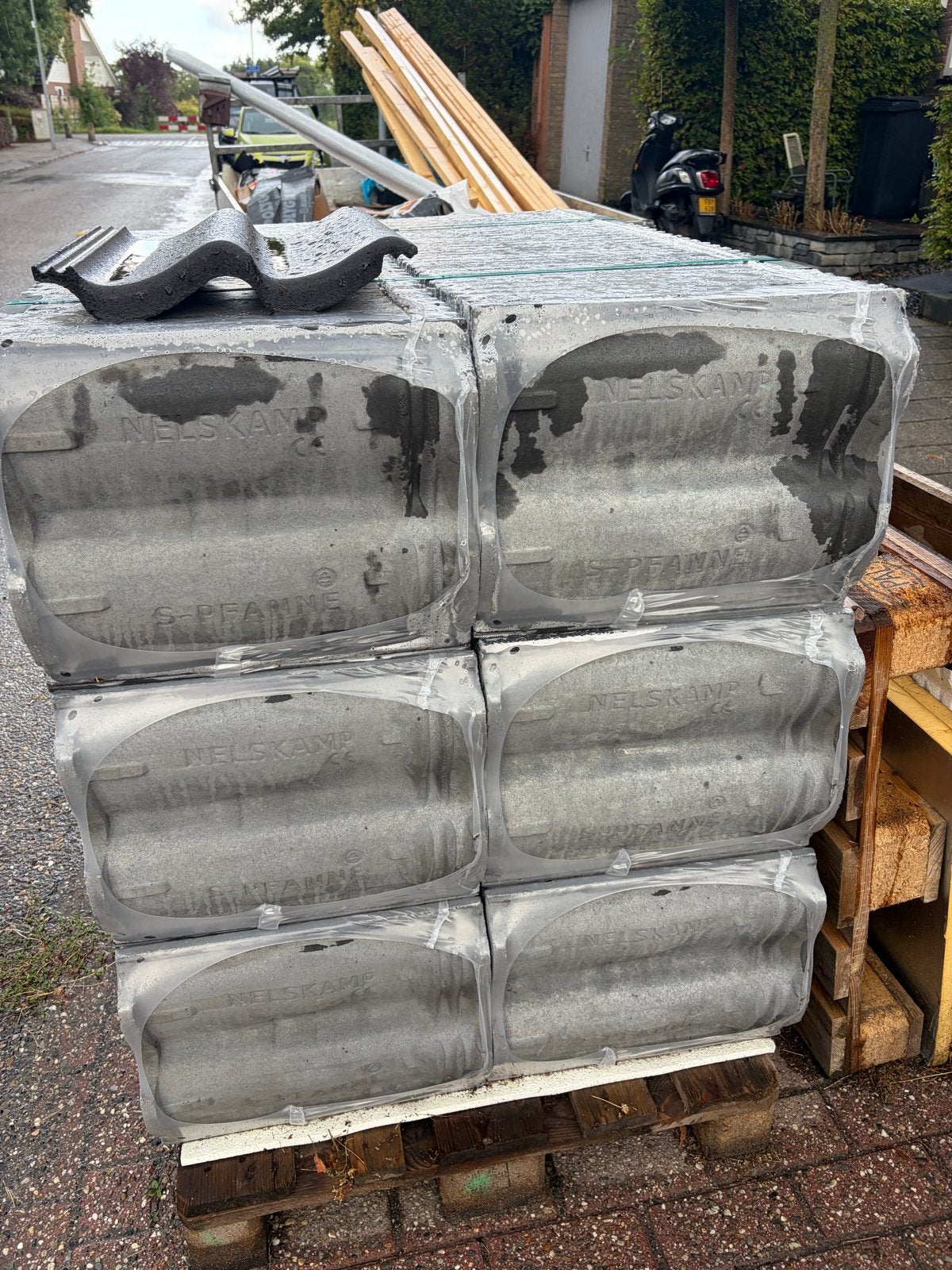 Nelskamp beton dakpannen - antracietgrijs, Ophalen, Overige materialen, Nieuw, 15 m² of meer