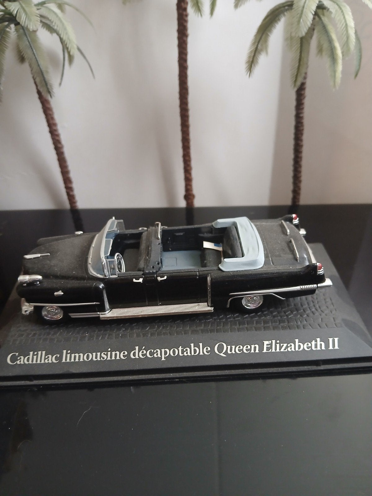 Cadillac limousine decapotable Queen Elizabeth II. 1:43, Ophalen of Verzenden, Gebruikt, Auto, Overige merken