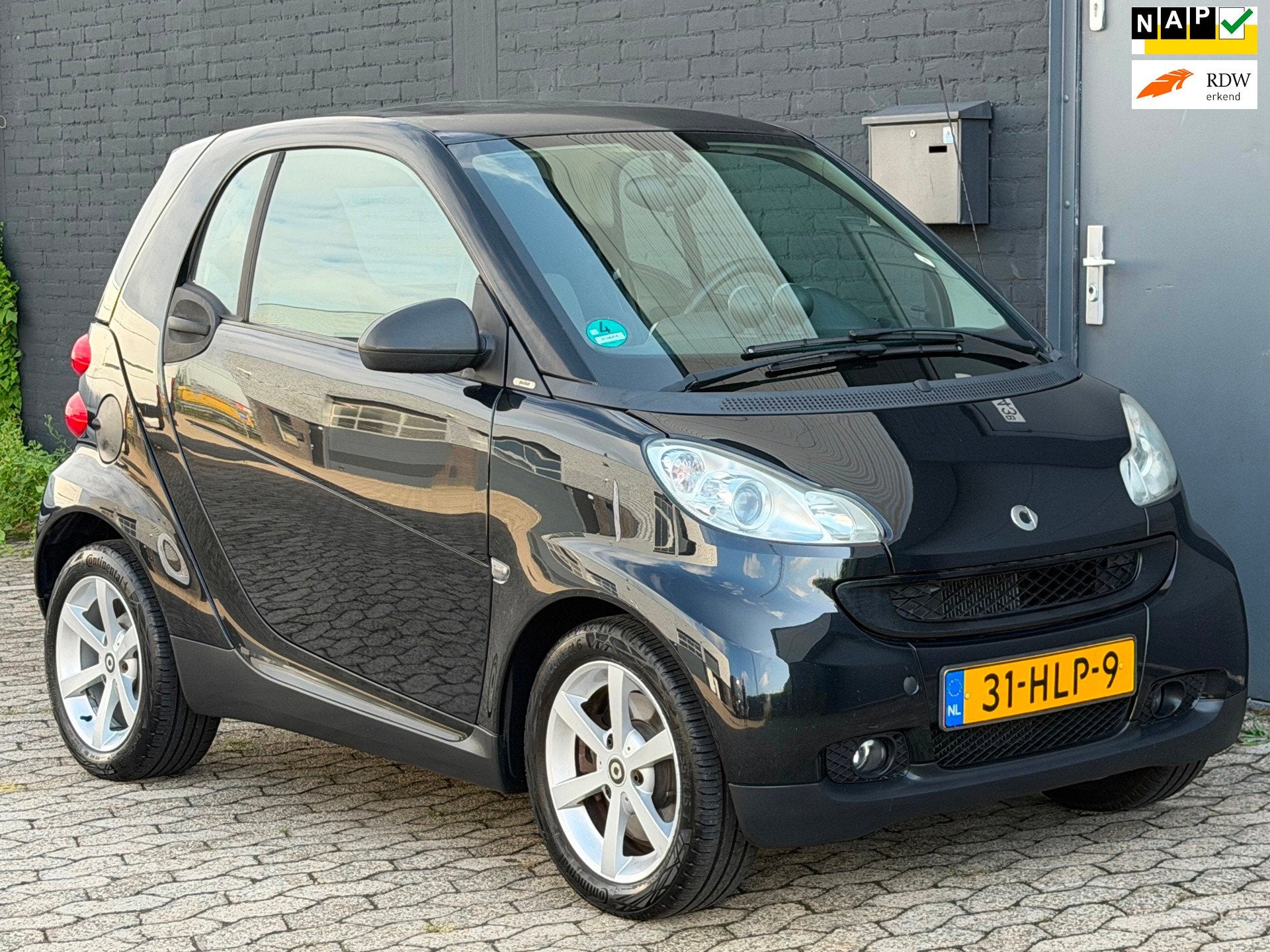 Smart Fortwo coupé 1.0 mhd Pulse PANO TOERENTELLER, Auto's, Smart, Automaat, Gebruikt, Zwart, 18 €/maand