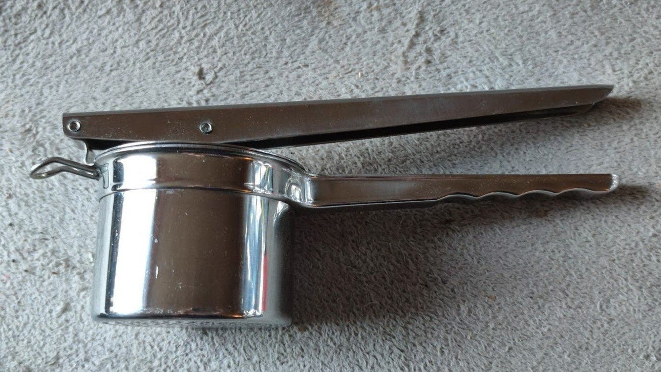 Roestvrijstalen aardappelpers - 29 cm - 575 gram, Zilver, Ophalen of Verzenden, Metaal, Overige merken