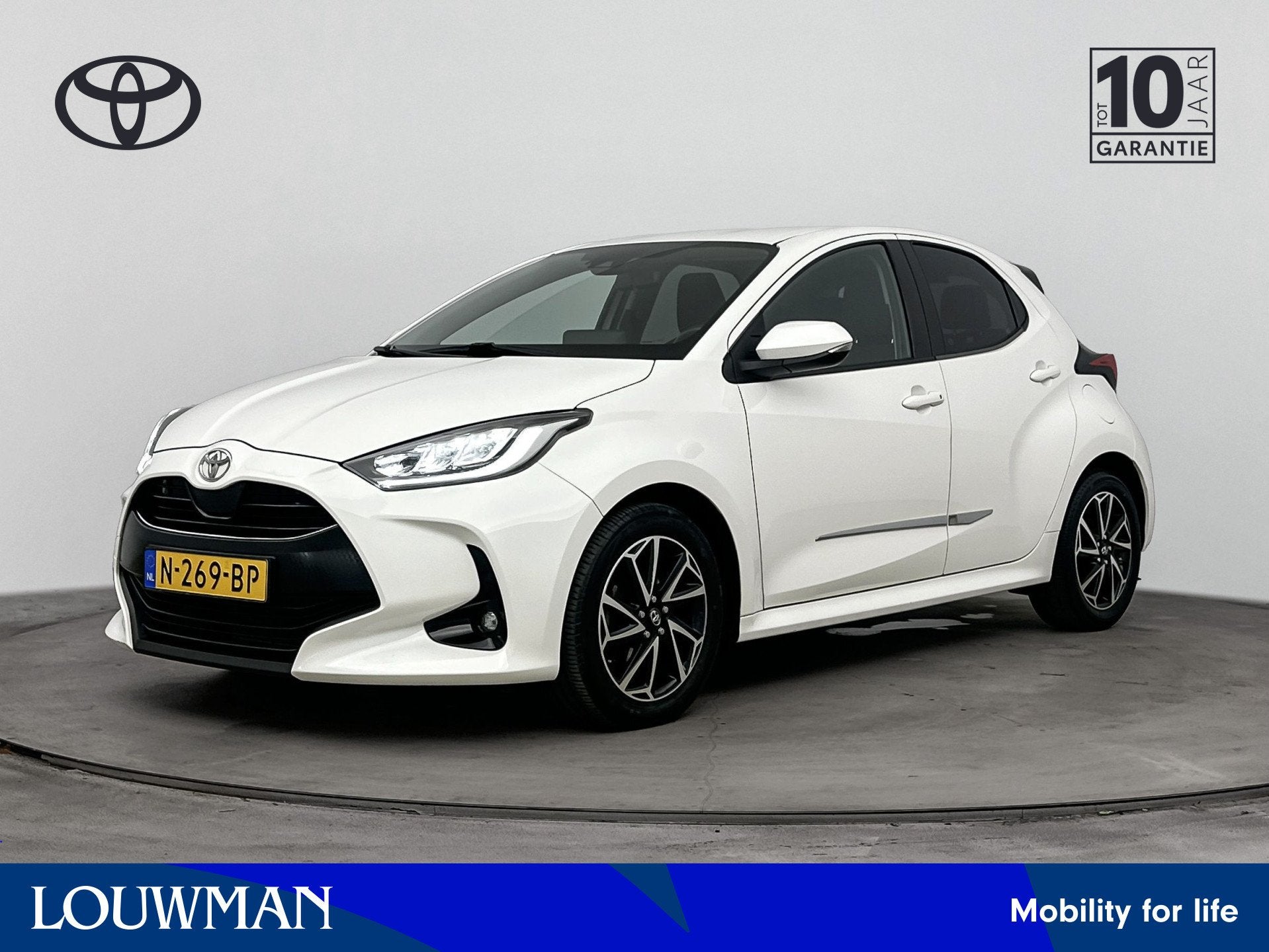Toyota Yaris 1.5 VVT-i Dynamic | Navi | Lichtmetalen Velgen, Auto's, 12 maanden, Wit, Bedrijf, Handgeschakeld